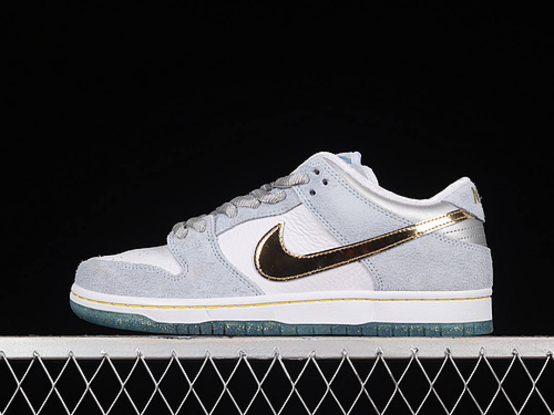 On Running Nike SEAN CLIVER DUNK LOW SB WHITE/PSYCHIC BLUE/METALLIC GOLD · DC9936-100, photo 1