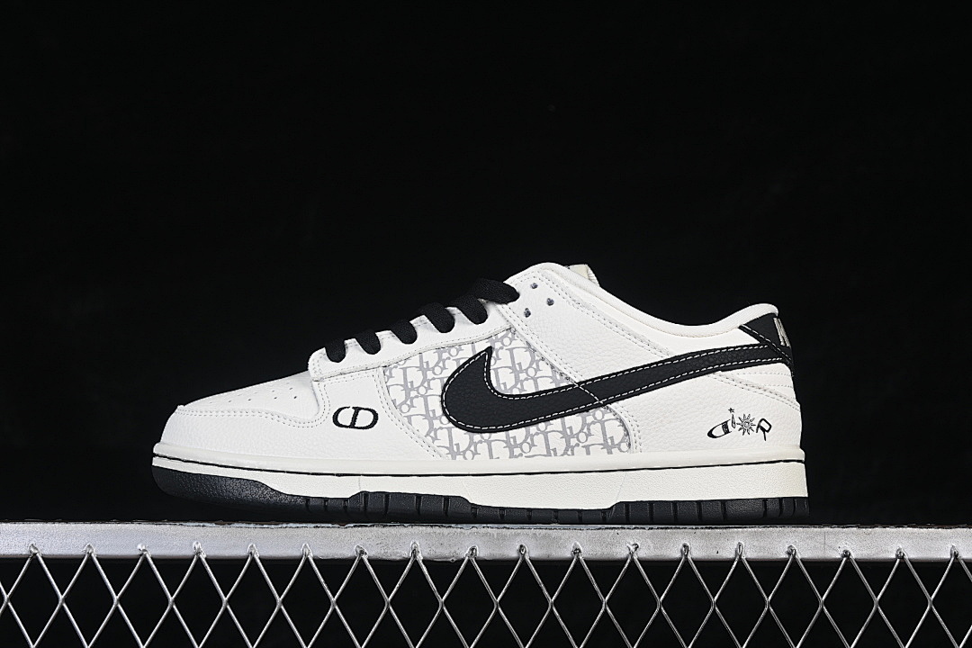 Nike SB DUNK LOW LOW-TOP CASUAL SNEAKERS WHITE/BLACK · YF9511-924, photo 1