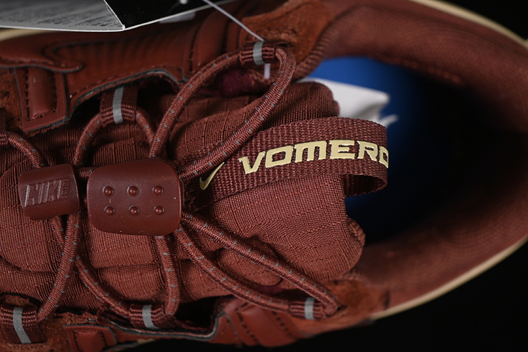 Nike [HQ2181-700]-[ZOOM VOMERO ROAM TEAM RED/TEAM GOLD/GUM BROWN]-[WOMAN:36-39]-[MAN:40-45] - Image 9