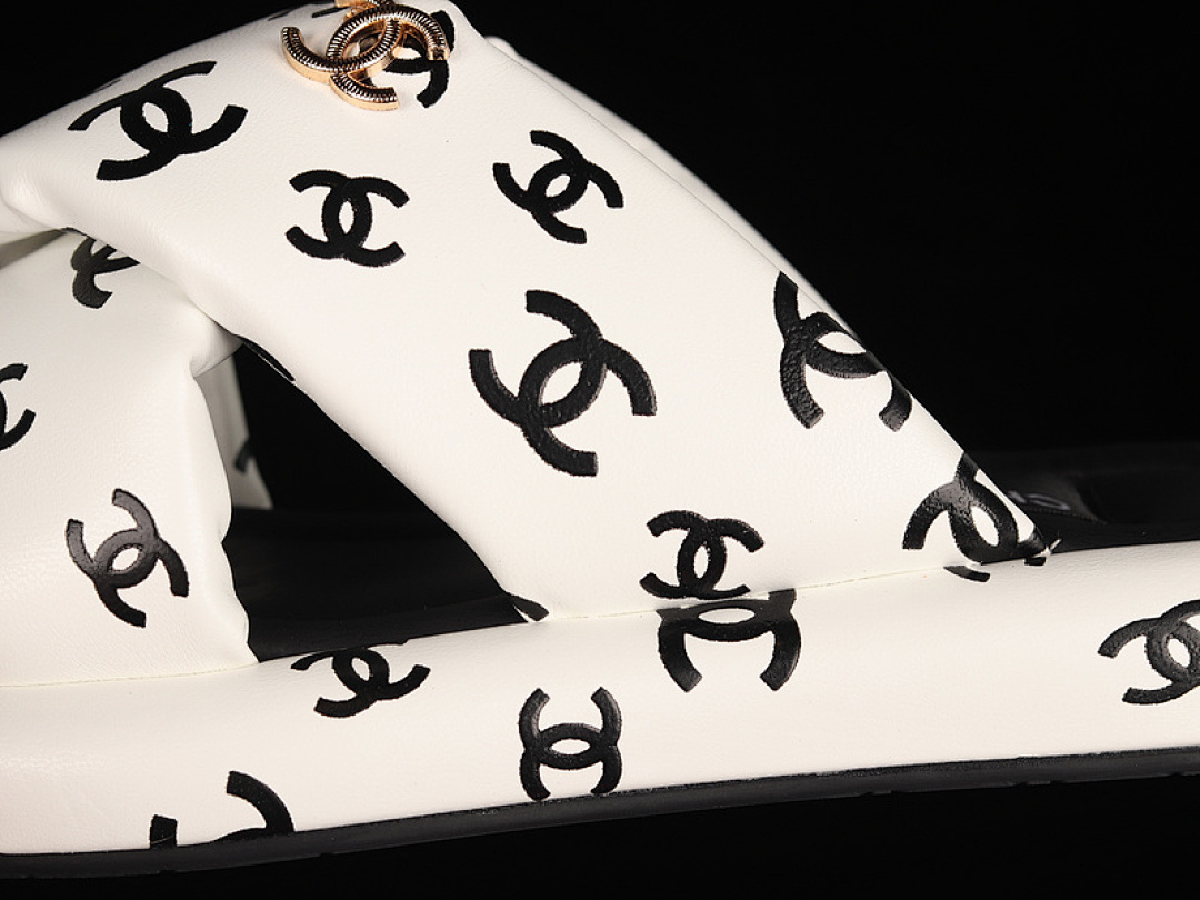 Chanel [CHA*NEL 22 PLATFORM SLIP-ON SLIPPERS WHITE/WHITE/BLACK]-[WOMAN:35-40] - Image 2