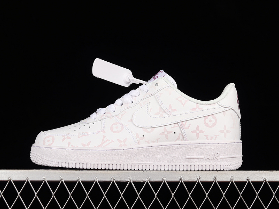 Nike [CW2288-121]-[L*V X AIR FORCE 1 LOW 07 WHITE/WHITE/WHITE]-[WOMAN:36-39]-[MAN:40-45], photo 1