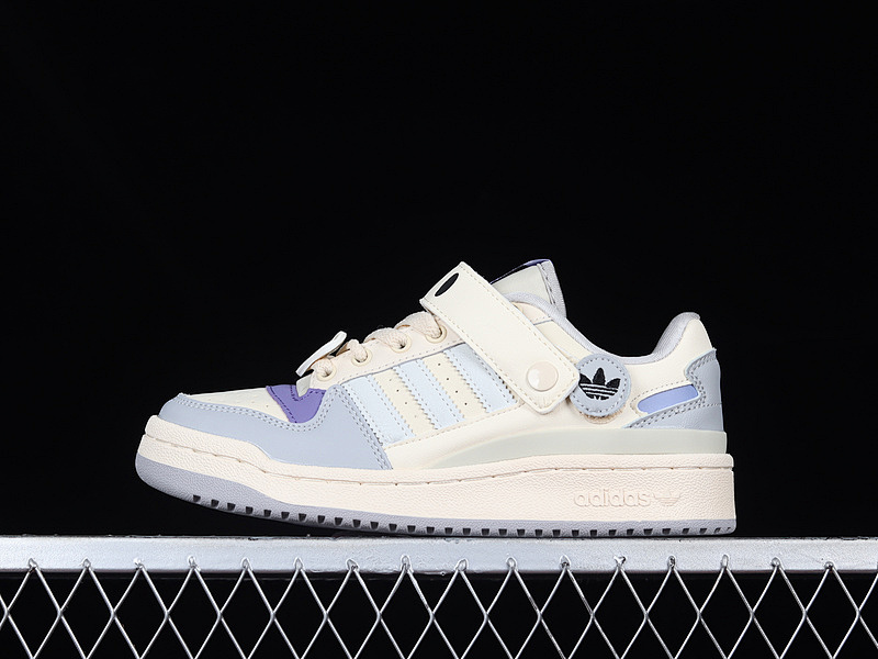 Purple FORUM 84 LOW SHOES CLOUD WHITE/CREAM PURPLE/BLACK · GW4426, photo 1