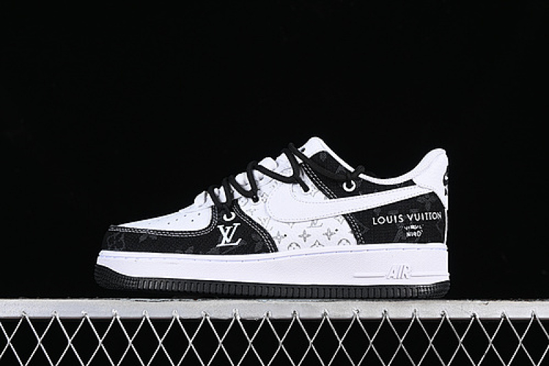 Nike Nike AIR FORCE 1 07 LOW OFF WHITE/BLACK · ZH0316-022, photo 1