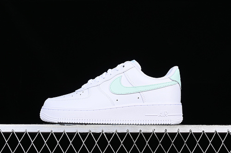 Nike Nike AIR FORCE 1 07 LOW WHITE/GREEN · DX5883-101, photo 1