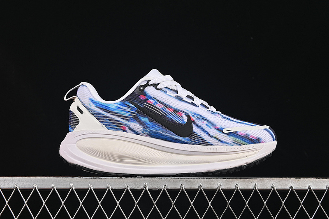 Nike [IB8164-999]-[AIR ZOOM VOMERO 18 WHITE/BLUE/BLACK]-[WOMAN:36-39]-[MAN:40-46] - Image 16