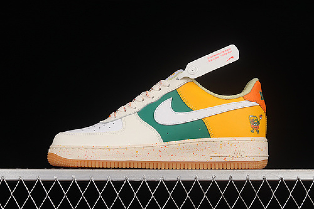 Nike [DQ5085-111]-[AIR FORCE 1 LV8 GS WHITE/WHITE/GREEN/YELLOW]-[WOMAN:36-39]-[MAN:40-45], photo 1
