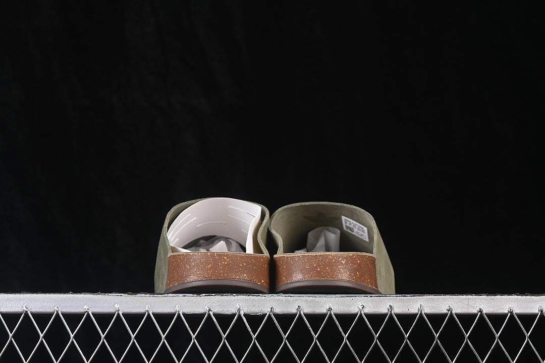 Adidas [IH6907]-[ADIMULE SLIDES OLIVE STRATA/OLIVE STRATA/GUM]-[WOMAN:35-39]-[MAN:40-45] - Image 13
