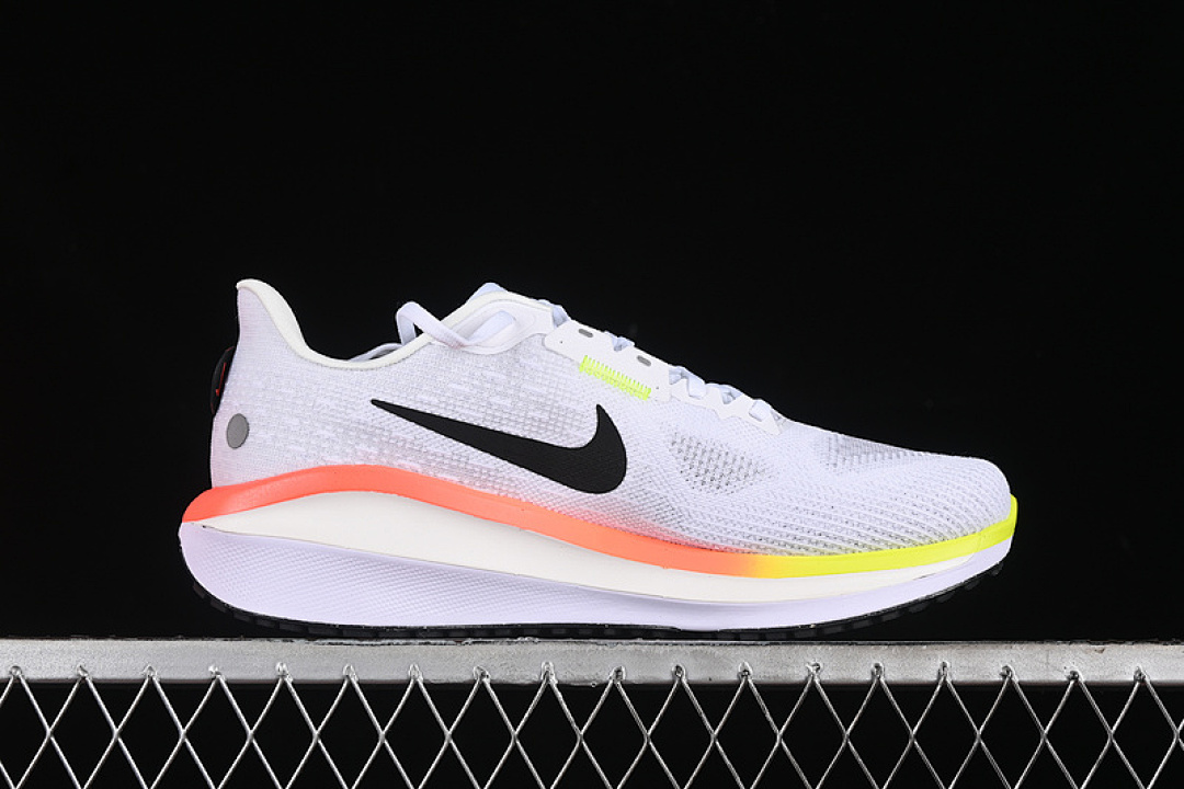 Nike [HF4914-100]-[AIR ZOOM VOMERO 17 WHITE/BRIGHT CRIMSON/VOLT/BLACK]-[MAN:39-46] - Image 2