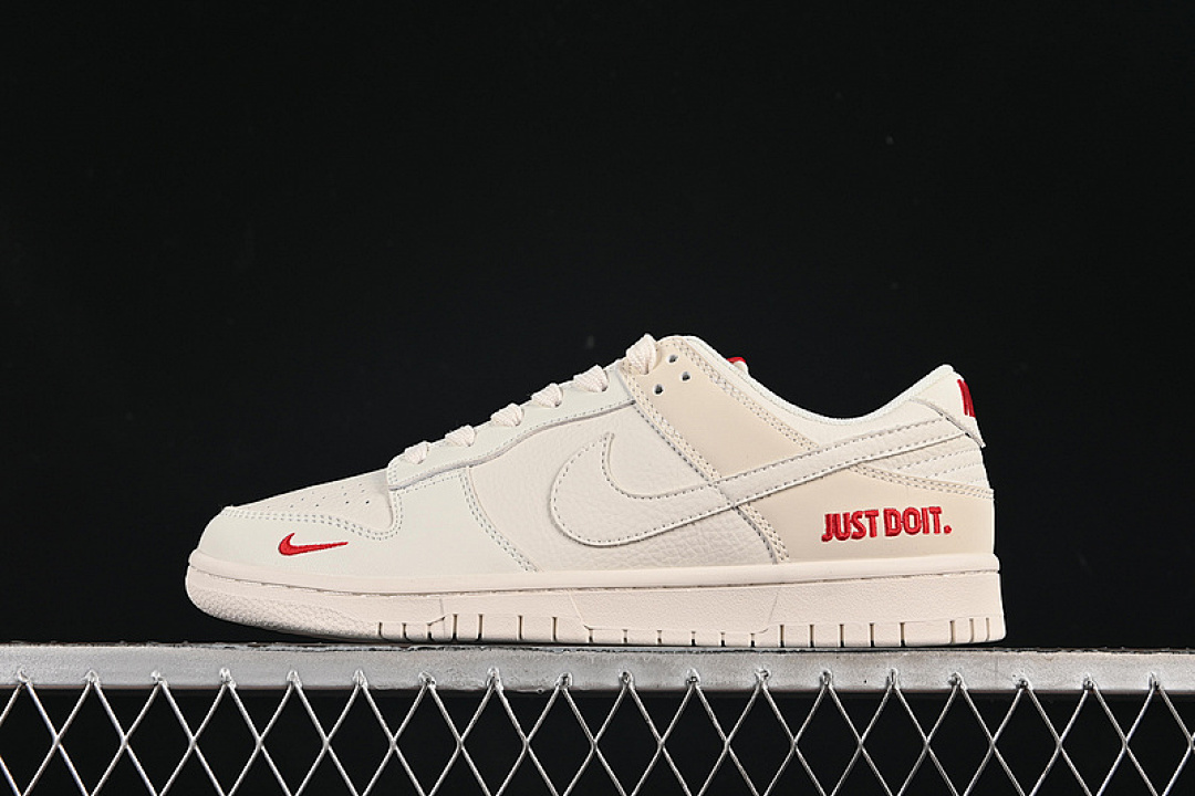 Unbranded [CS1688-113]-[DUNK LOW SB JUST DO IT WHITE/BEIGE/RED]-[WOMAN:36-39]-[MAN:40-45], photo 1
