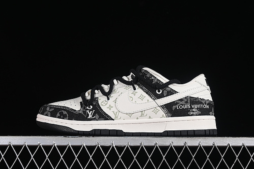 Unbranded [SJ2068-238]-[SB DUNK LOW L*V WHITE/GREY/BLACK]-[WOMAN:36-39]-[MAN:40-45], photo 1