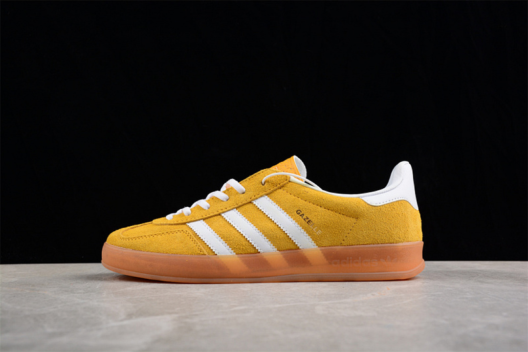 Unbranded [HQ8716]-[GAZELLE INDOOR ORANGE PEEL/CLOUD WHITE/GOLD METALLIC]-[WOMAN:36-39]-[MAN:40-45], photo 1