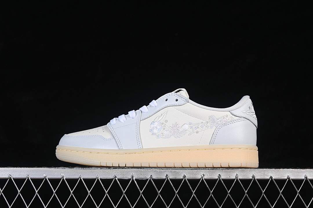 Jordan AIR Jordan 1 LOW FLORAL SWOOSH BLUE/WHITE/BEIGE · IF4391-100, photo 1