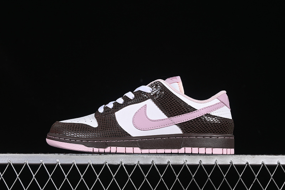 Nike DUNK LOW SB SNAKESKIN MEDIUM ASH/TAUPE GREY/VAST GREY/PLATINUM TINT · HV6932-299, photo 1
