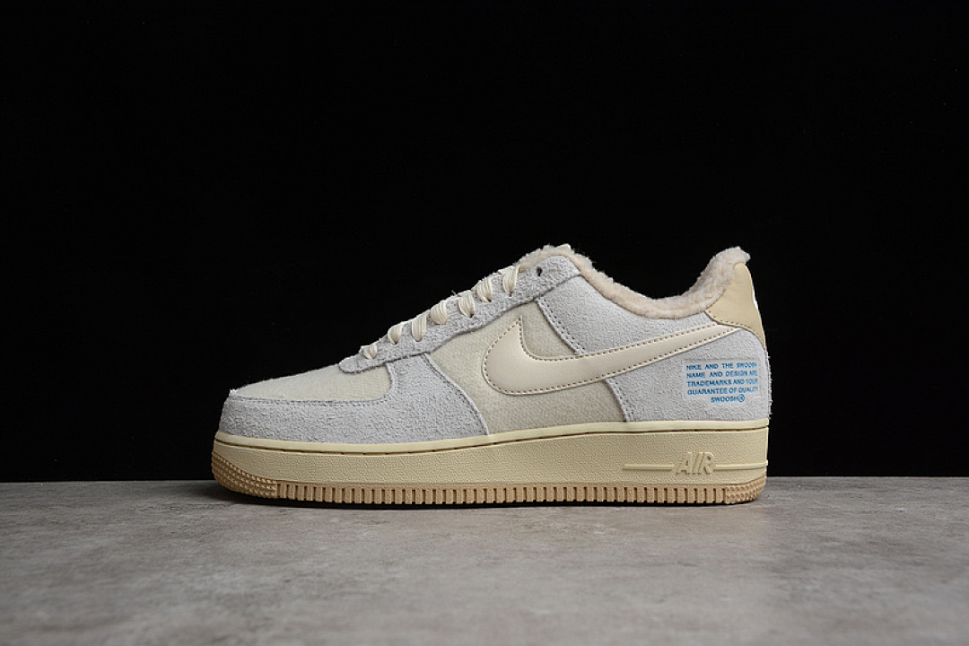Nike Nike AIR FORCE 1 APPEARS WITH TRADEMARK TEXT PHOTON DUST/PALE IVORY/CASHMERE/RATTAN · DO7195-025, photo 1
