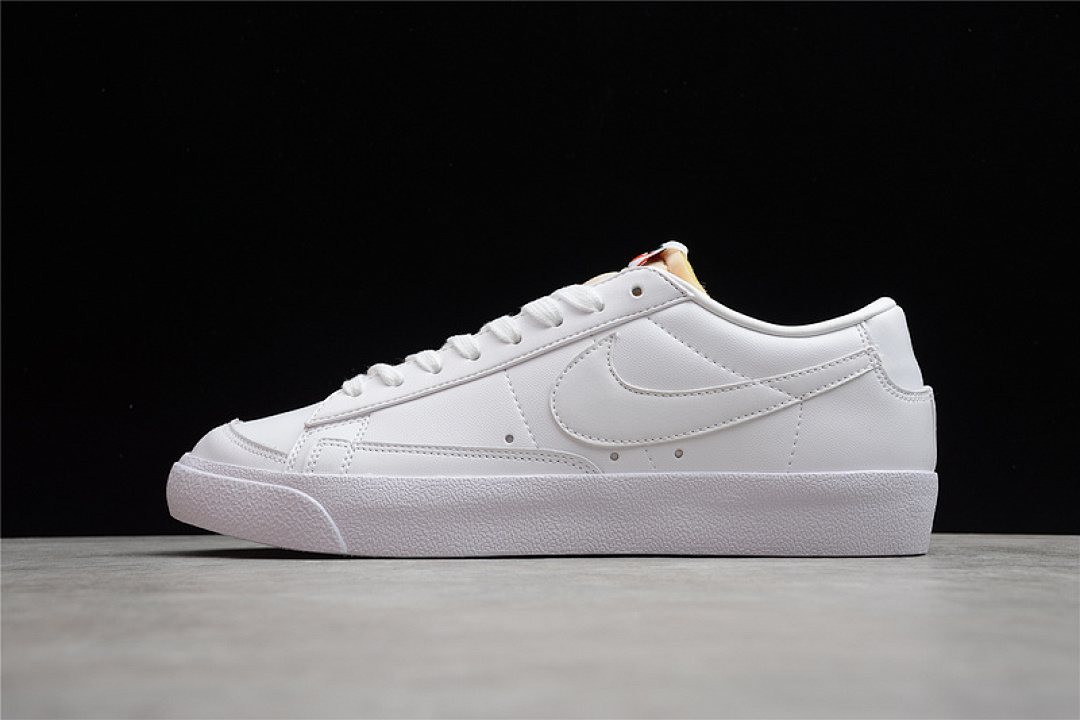 Unbranded [DC4769-101]-[BLAZER LOW 77 WHITE/WHITE/WHIT]-[WOMAN:36-39]-[MAN:40-45], photo 1