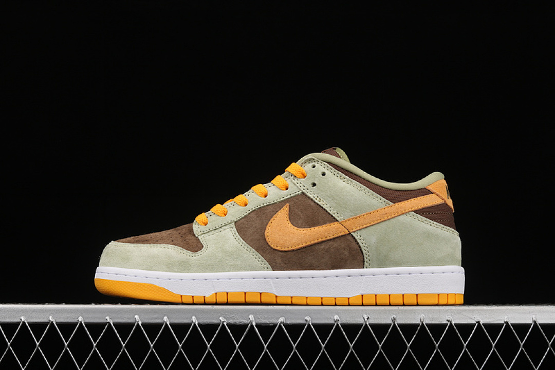 Nike SB DUNK LOW DUSTY OLIVE/PRO GOLD · DH5360-300, photo 1