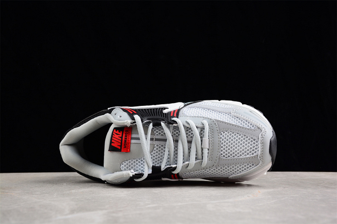 Nike [FD0533-066]-[ZOOM VOMERO 5 SP WHITE/BLACK/GREY/RED]-[WOMAN:36-39]-[MAN:40-45] - Image 13