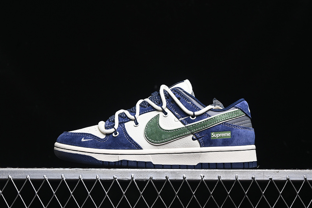 Supreme [XS1186-101]-[DUNK LOW SB SUPREME WHITE/BLUE/GREEN/GREY]-[WOMAN:36-39]-[MAN:40-45], photo 1