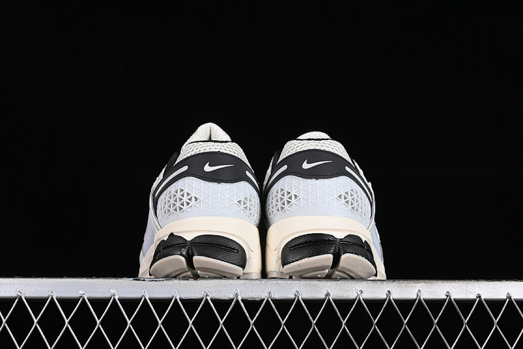 Nike [FN7649-110]-[ZOOM VOMERO 5 WHITE/GREY/BLACK]-[WOMAN:36-39]-[MAN:40-45] - Image 14