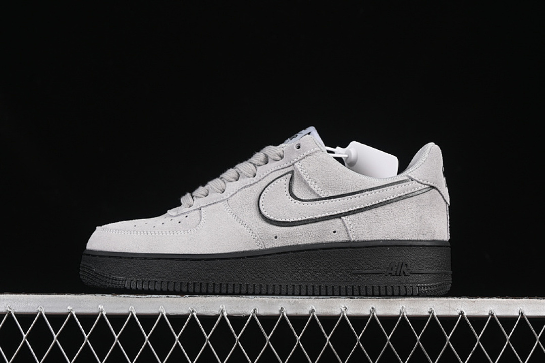 Nike [HQ1966-001]-[AIR FORCE 1 07 LOW LIGHT SMOKE GREY/BLACK]-[WOMAN:36-39]-[MAN:40-45] - Image 16