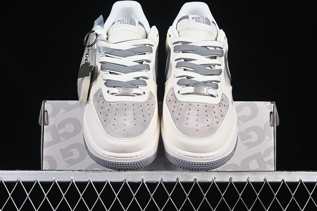 Nike [DM6688-049]-[AIR FORCE 1 07 LOW CDG WHITE/GREY/RED]-[WOMAN:36-39]-[MAN:40-45] - Image 13