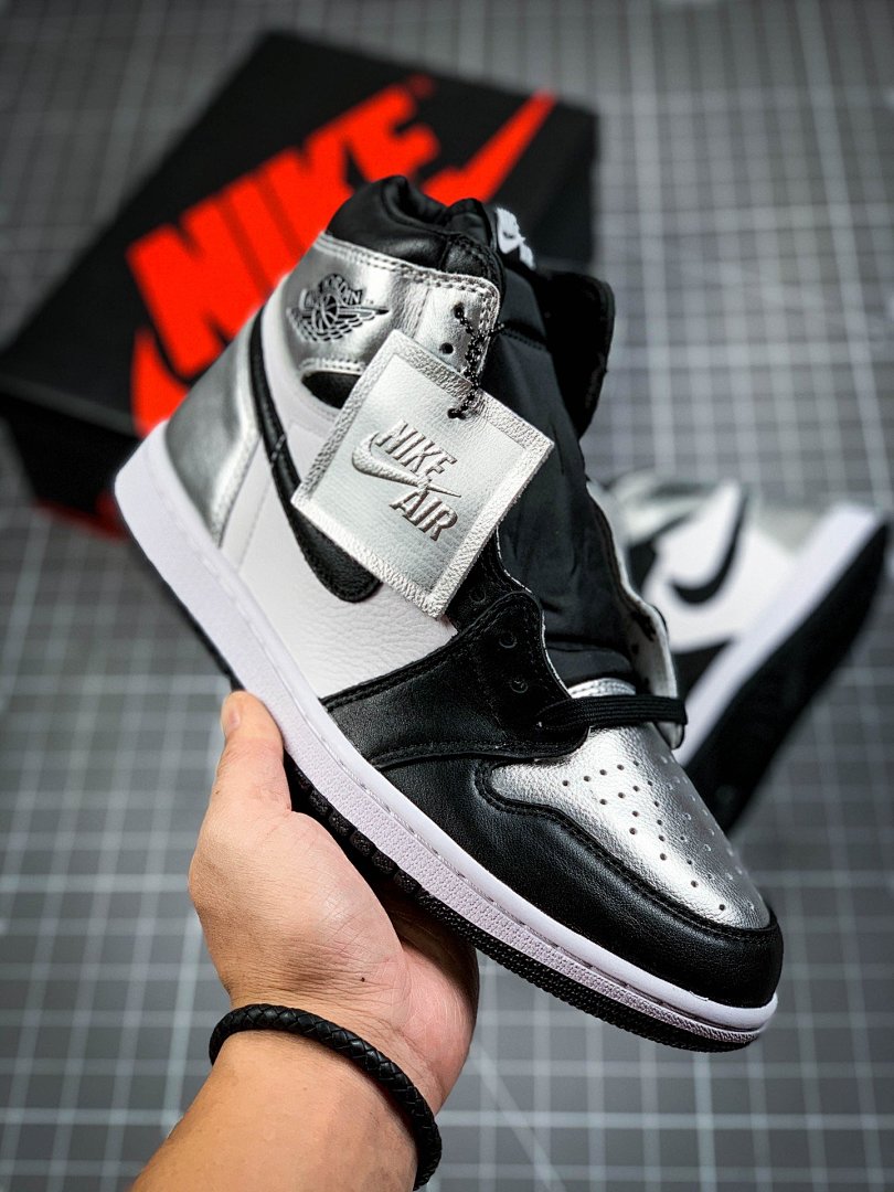 Jordan [CD0461-001]-[AIR JORDAN 1 HIGH OG WMNS SILVER TOE BLACK/METALLIC SILVER-WHITE], photo 1