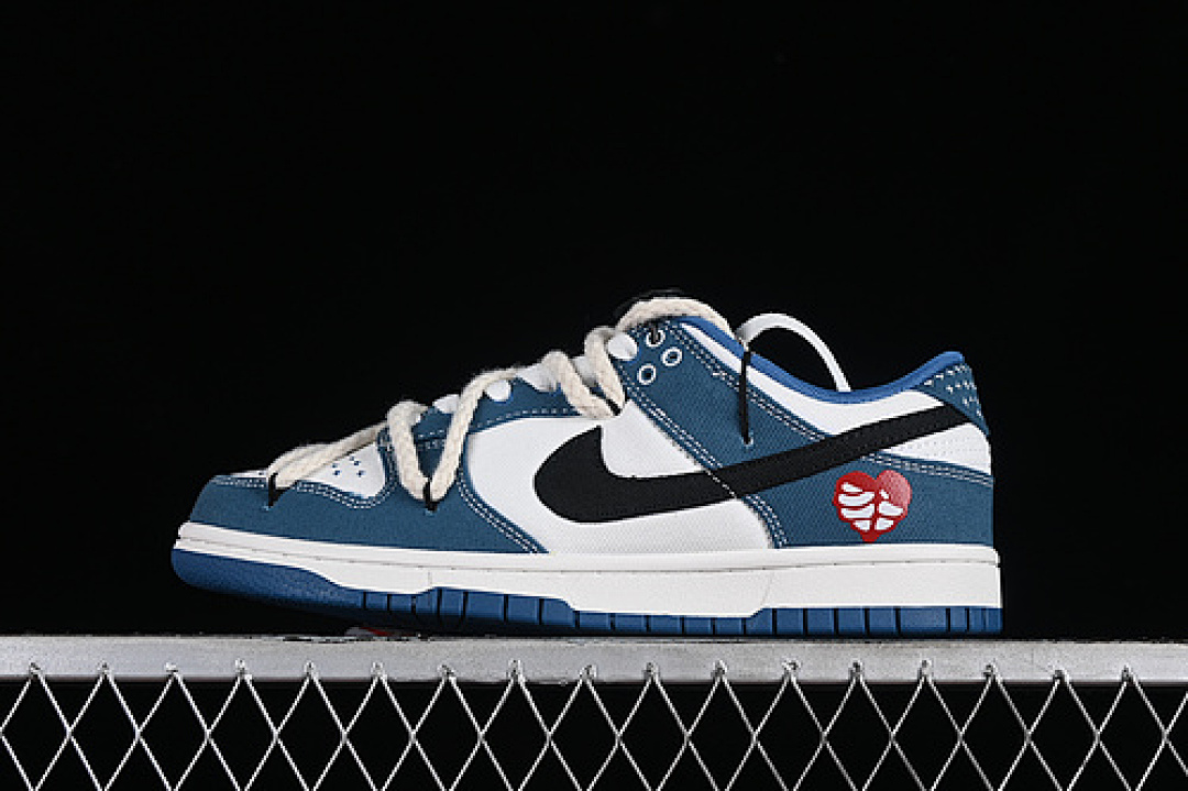 Unbranded [DV0834-101]-[DUNK LOW SB SUMMIT WHITE/INDUSTRIAL BLUE]-[WOMAN:36-39]-[MAN:40-46], photo 1