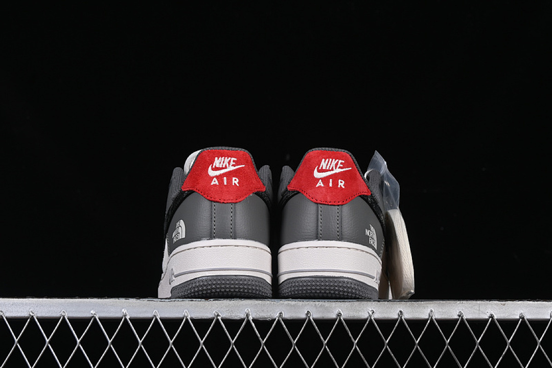 Nike [DM6688-052]-[AIR FORCE 1 07 LOW WHITE/GREY/BLACK/SILVER/RED]-[WOMAN:36-39]-[MAN:40-45] - Image 14