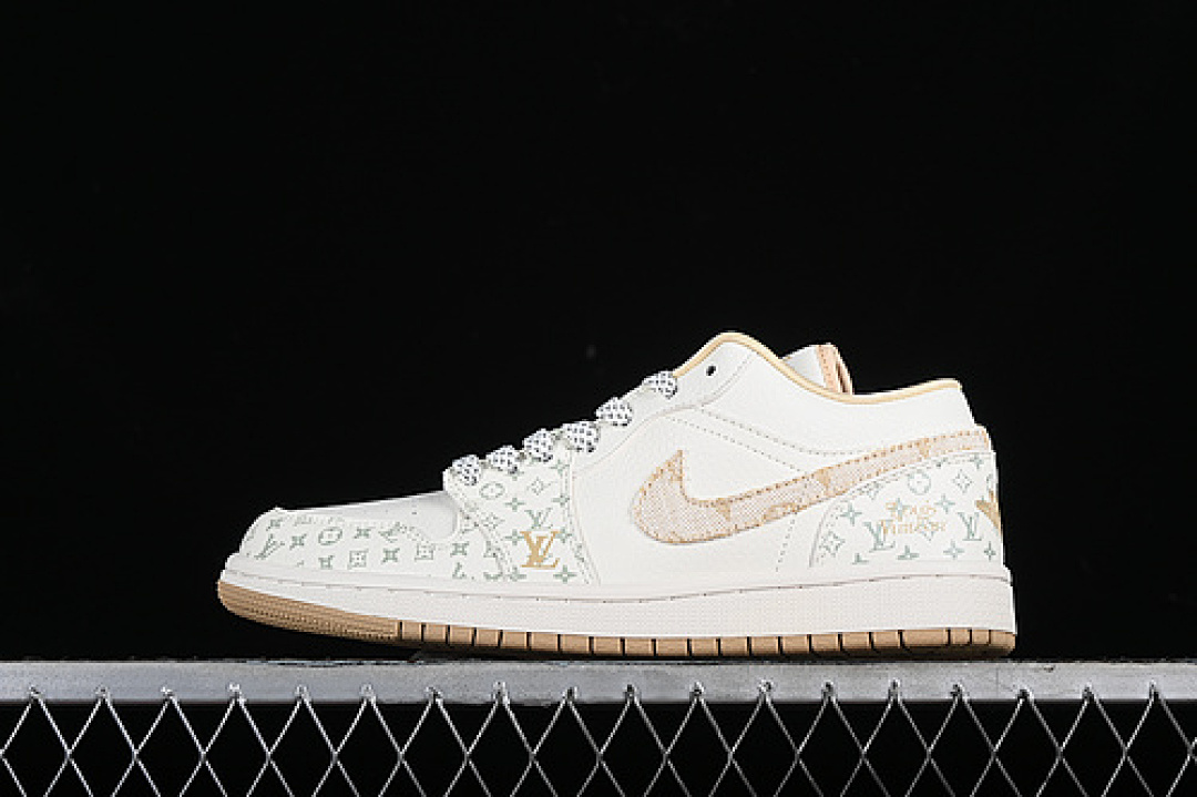 Jordan AIR Jordan 1 LOW WHITE/KHAKI · SJ9950-004, photo 1