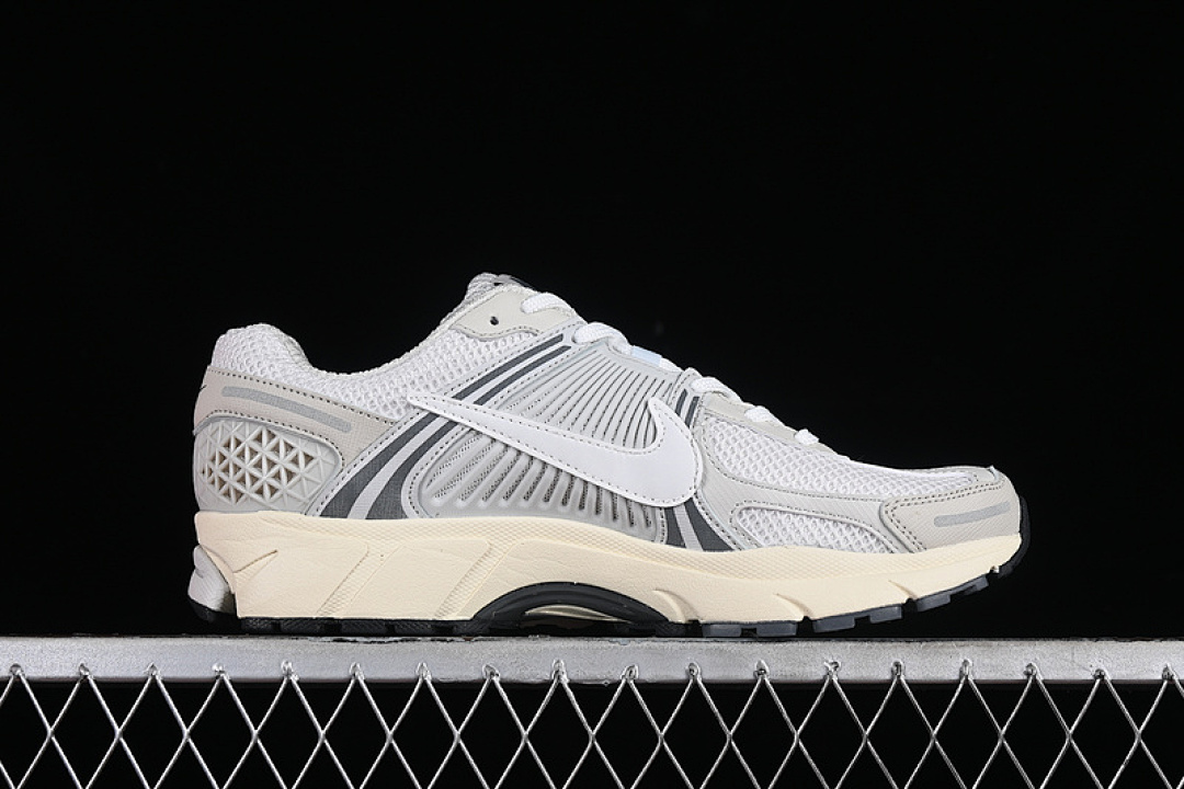 Nike [HF0731-007]-[ZOOM VOMERO 5 SP PLATINUM TINT/CASHMERE/IRON GREY/PHOTON DUST]-[UNISEX:36-46] - Image 16
