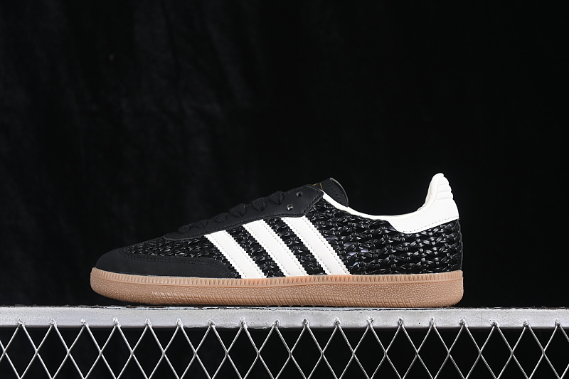 Adidas Adidas CLOVER CASUAL BOARD SHOES BLACK/WHITE/BROWN · HQ9282, photo 1