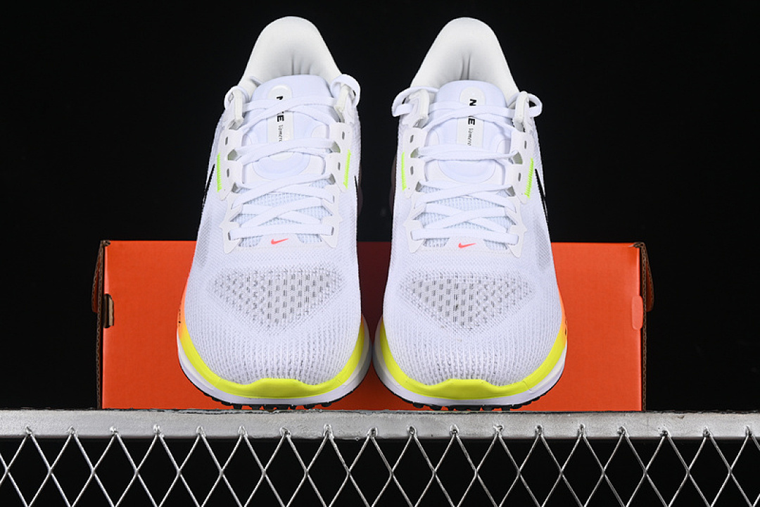 Nike [HF4914-100]-[AIR ZOOM VOMERO 17 WHITE/BRIGHT CRIMSON/VOLT/BLACK]-[MAN:39-46] - Image 14