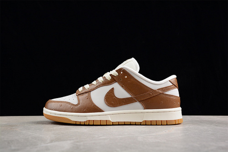 Nike DUNK LOW SB LX ALE BROWN OSTRICH PHANTOM/ALE BROWN/SAIL/METALLIC GOLD · FJ2260-001, photo 1