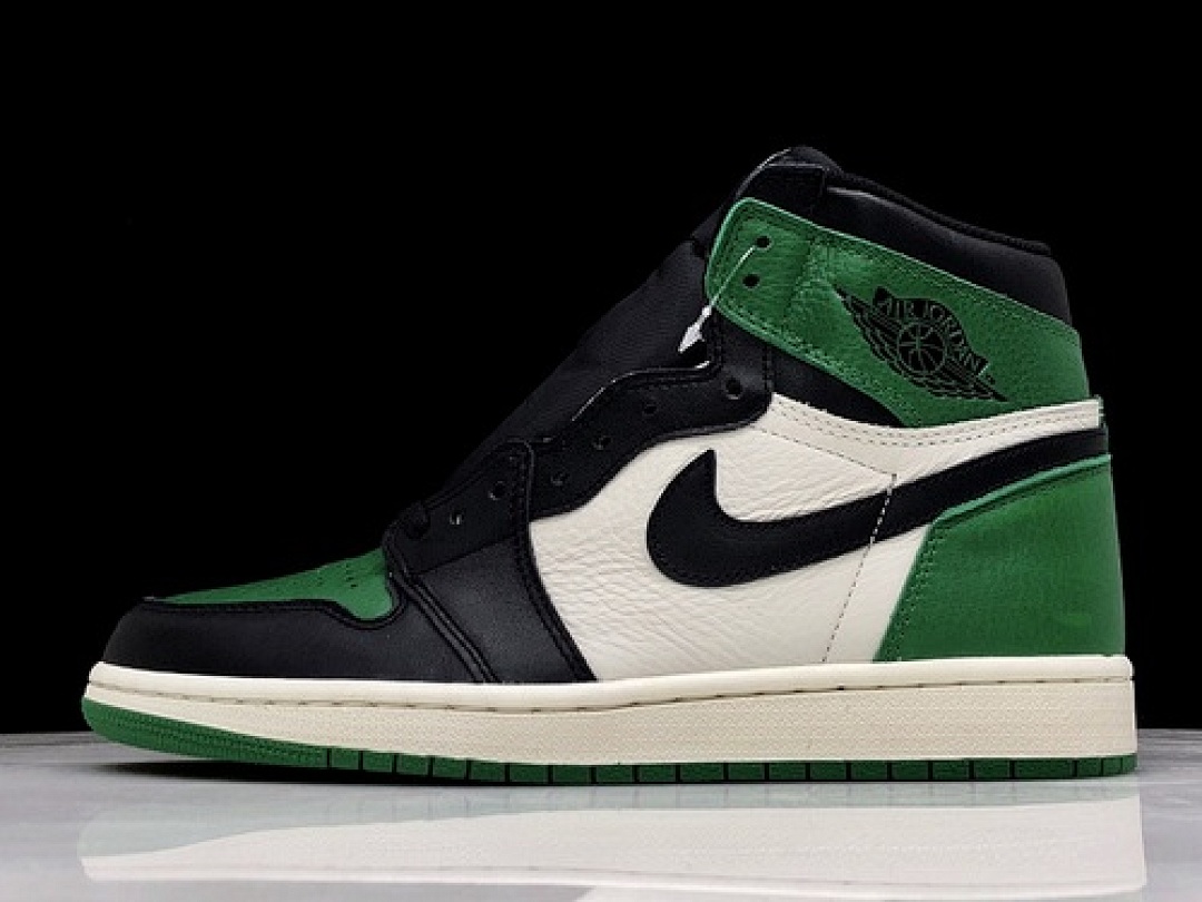 Jordan HUPU AIR Jordan 1 RETRO HIGH OG PINE GREEN/BLACK · 555088-302, photo 1