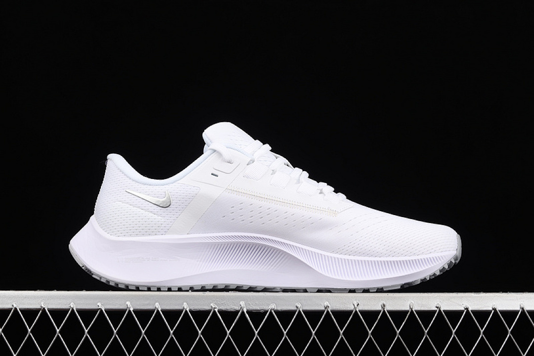 Nike [CW7358-100]-[AIR ZOOM PEGASUS 38 WHITE/PURE PLATINUM/WOLF GREY/METALLIC SILVER]-[UNISEX:36-45] - Image 16