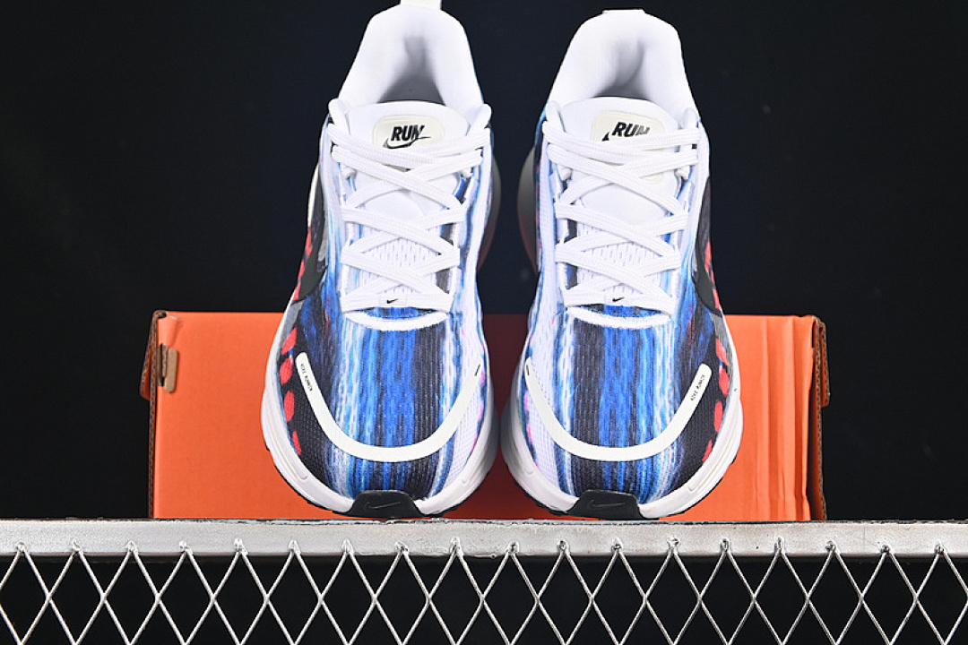 Nike [IB8164-999]-[AIR ZOOM VOMERO 18 WHITE/BLUE/BLACK]-[WOMAN:36-39]-[MAN:40-46] - Image 13