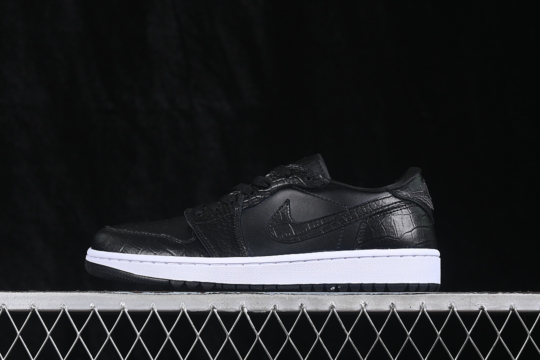 Jordan AIR Jordan 1 LOW AJ1 RETRO BASKETBALL SHOES BLACK/WHITE · DD9315-003, photo 1
