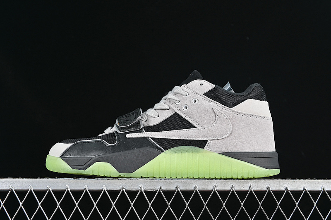 Jordan [IH7971-001]-[CHASE B X TRAVIS SCOTT JORDAN JUMPMAN JACK TR GREY/BLACK/GREEN]-[36-47.5], photo 1