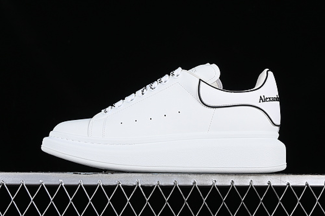 Alexander McQueen [ALEXANDER MCQUEEN WHITE/BLACK]-[WOMAN:35-39]-[MAN:40-44], photo 1
