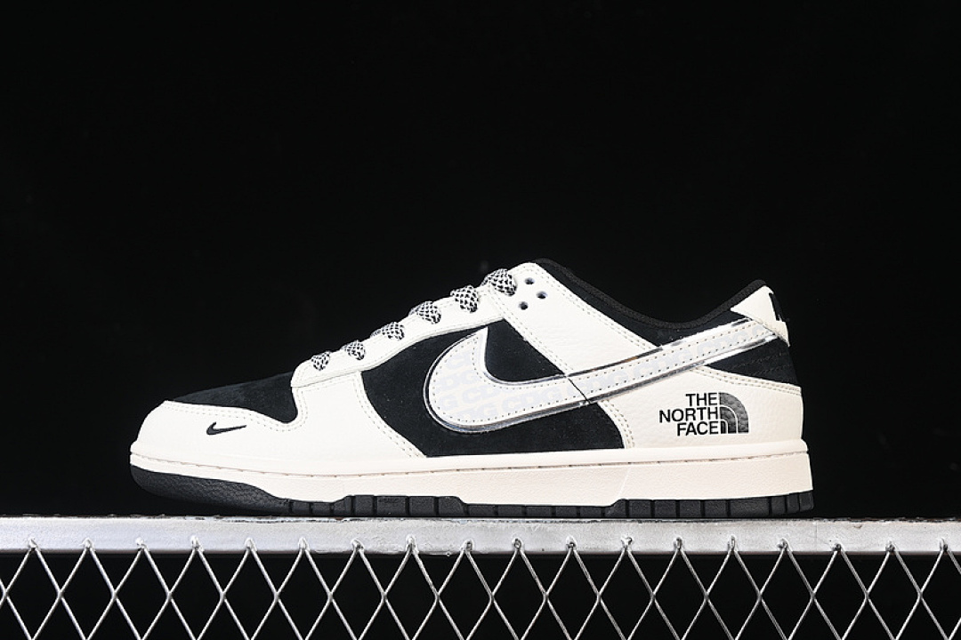 Comme des Garcons Nike SB DUNK LOW CDG WHITE/GREY/BLACK · BB7518-006, photo 1