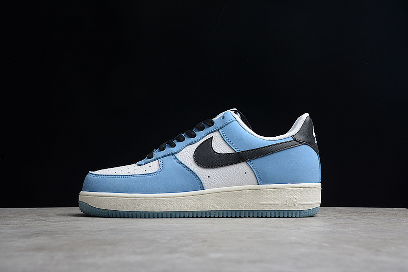 Nike Nike AIR FORCE 1 07 LOW UNIVERSITY BLUE/WHITE/BLACK · 556088-136, photo 1