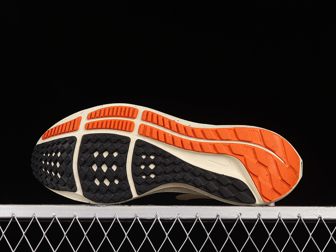 Nike [DX6039-071]-[AIR ZOOM PEGASUS 39 BLACK/COCONUT MILK/SAFETY ORANGE/ALABASTER]-[MAN:39-45] - Image 15