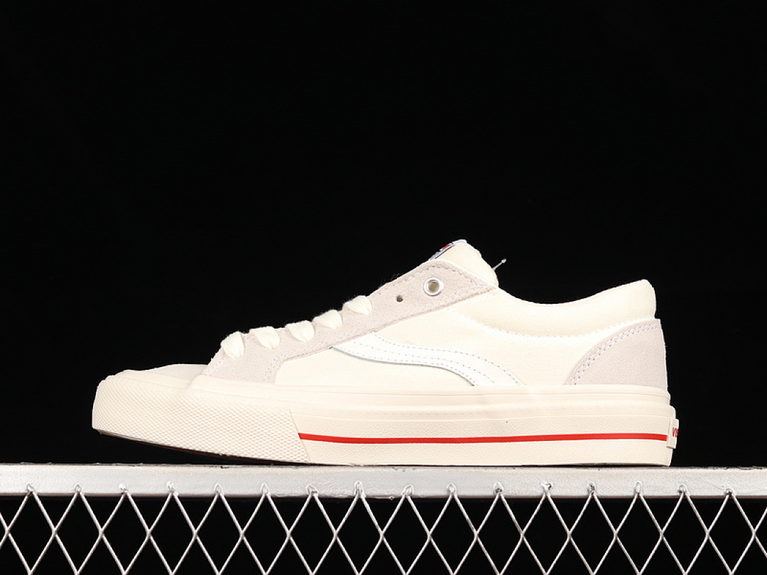 On Running [VISION X ODD CIRKUS ASTLEY PRO LOW WHITE/WHITE/RED]-[WOMAN:35-39]-[MAN:40-44], photo 1