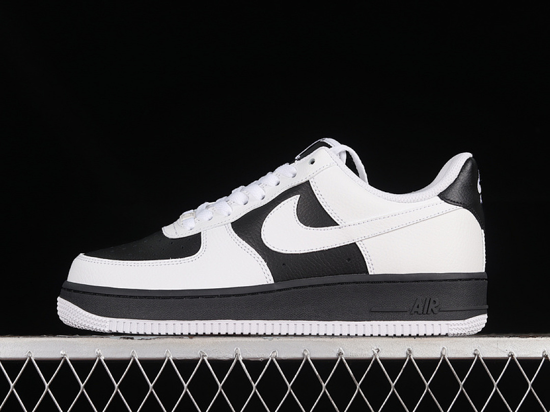 Nike [JP6516-811]-[AIR FORCE 1 07 LOW WHITE/BLACK]-[WOMAN:36-39]-[MAN:40-45], photo 1