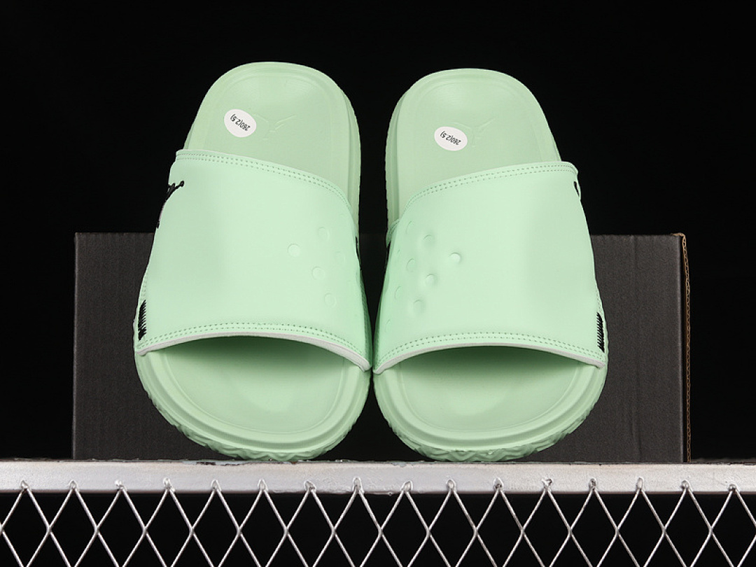 Jordan [DC9835-002]-[AIR JORDAN PLAY SLIDE SEAFOAM/PHOTON DUST/BLACK]-[WOMAN:36-39]-[MAN:40-45] - Image 3