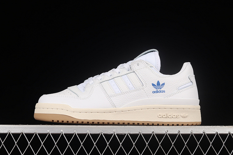 FORUM 84 LOW SHOES CLOUD WHITE/CLOUD WHITE/BLUE BIRD · H04903, photo 1