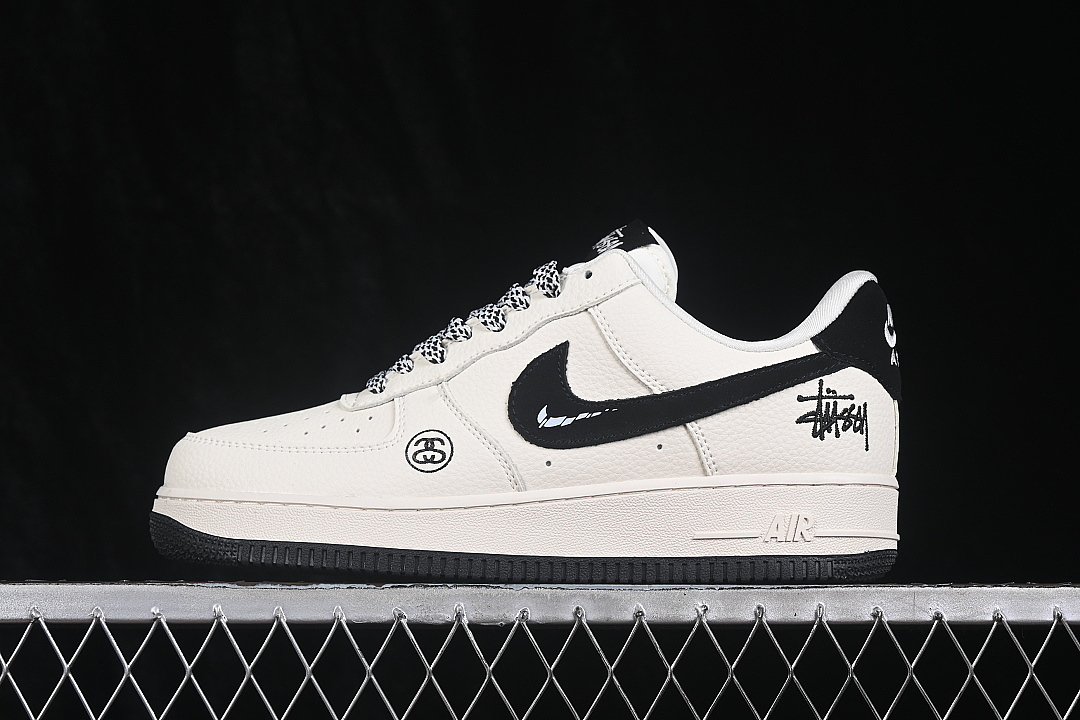 Nike [DN1688-820]-[AIR FORCE 1 07 LOW CASUAL SNEAKERS WHITE/BLACK/WHITE]-[WOMAN:36-39]-[MAN:40-45] - Image 2