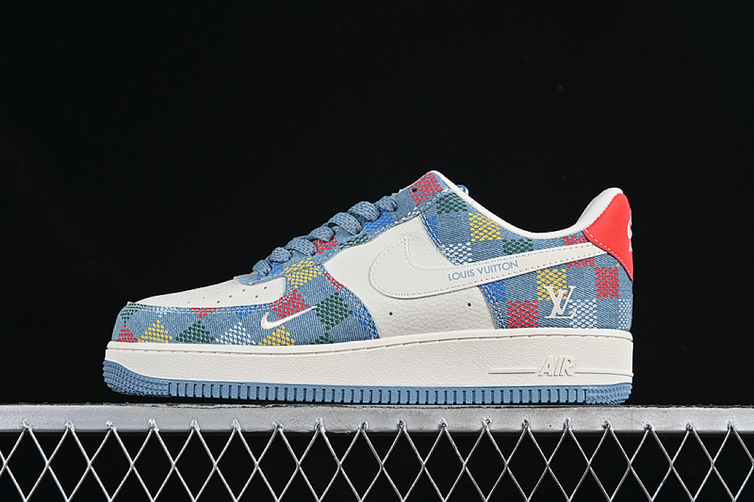 Nike Nike AIR FORCE 1 07 LOW LV WHITE/BLUE/RED · XL1979-101, photo 1