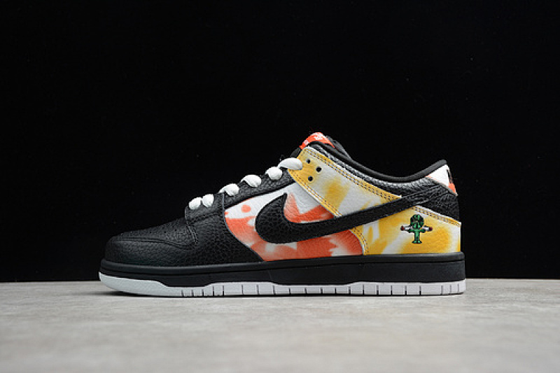 Nike SB DUNK LOW TIE-DYE RAYGUNS 2019 BLACK/ORANGE-FLASH · BQ6832-001, photo 1
