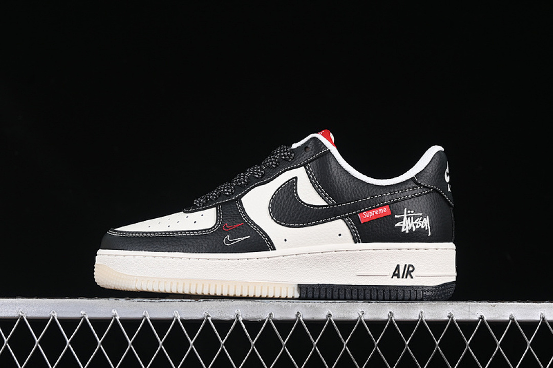 Nike [HH7518-043]-[AIR FORCE 1 07 LOW SUPREME WHITE/BLACK/RED]-[WOMAN:36-39]-[MAN:40-45] - Image 2